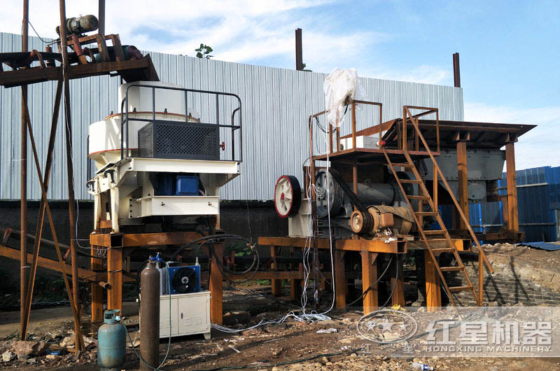 整套粉砂子機器搭建現(xiàn)場 整套粉砂子機器搭建現(xiàn)場