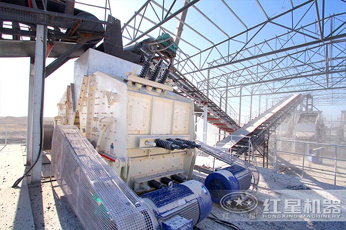 河北大型砂石場礦山破碎機現場 河北大型砂石場礦山破碎機現場