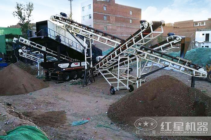 車載移動破碎機加工現(xiàn)場