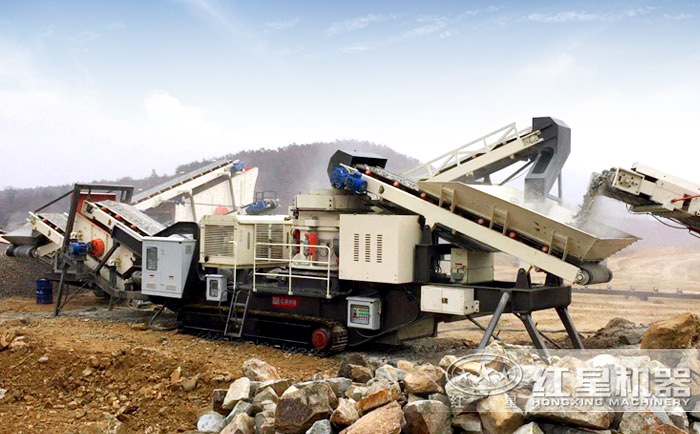 紅星履帶移動式破碎機(jī)設(shè)備現(xiàn)場
