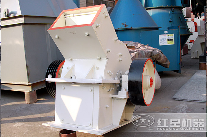 錘式制砂機(jī)一次破碎成型，節(jié)省企業(yè)設(shè)備投資