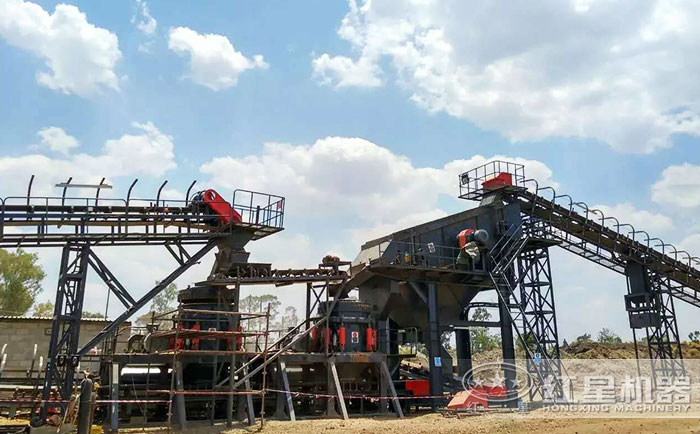 搭配兩臺圓錐破碎機的加工現(xiàn)場 搭配兩臺圓錐破碎機的加工現(xiàn)場