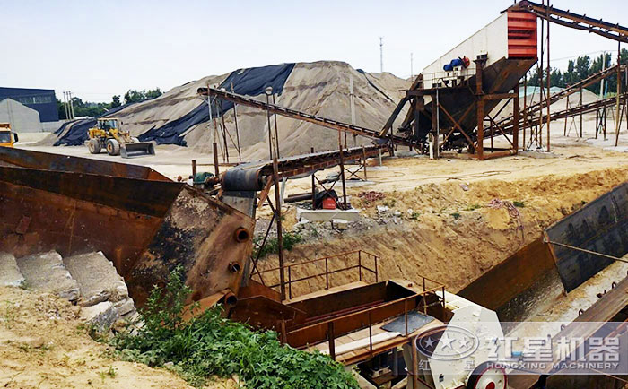 錘式破碎機加工現(xiàn)場展示 錘式破碎機加工現(xiàn)場展示