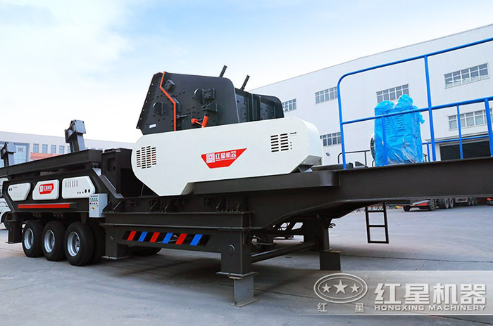 新版移動反擊式碎石機(jī) 新版移動反擊式碎石機(jī)