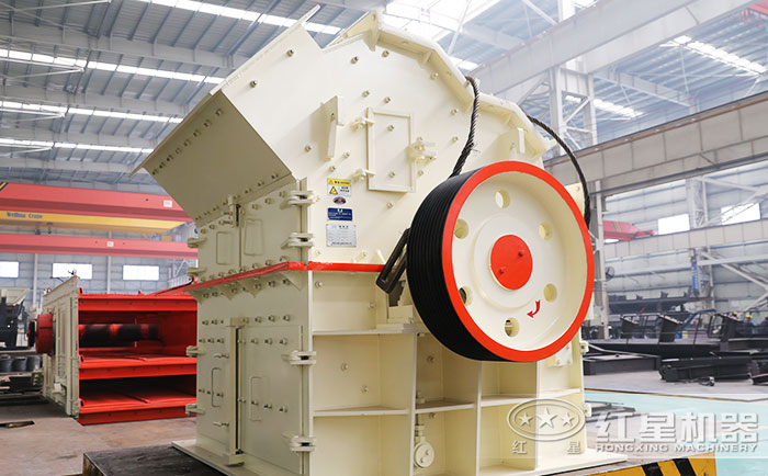 800x600細(xì)碎制沙機(jī)生產(chǎn)車間 800x600細(xì)碎制沙機(jī)生產(chǎn)車間