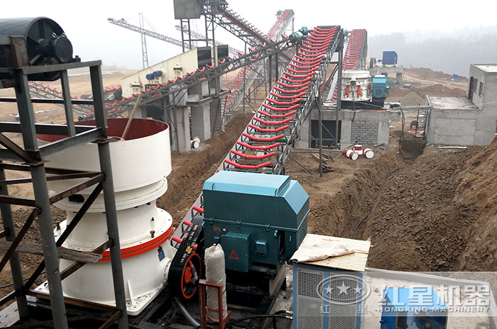 日產(chǎn)4千噸破石機(jī)生產(chǎn)現(xiàn)場(chǎng)（圓錐破）