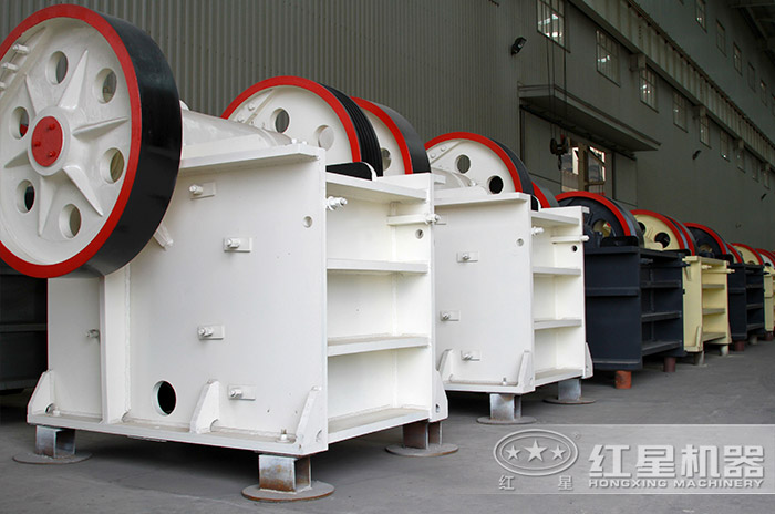 粗顎破碎機(jī)設(shè)備圖 粗顎破碎機(jī)設(shè)備圖