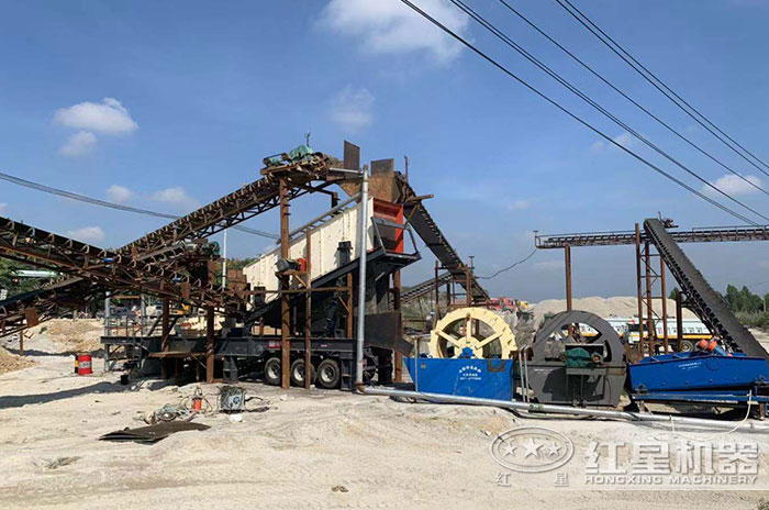紅星福建用戶移動(dòng)式制砂機(jī)現(xiàn)場