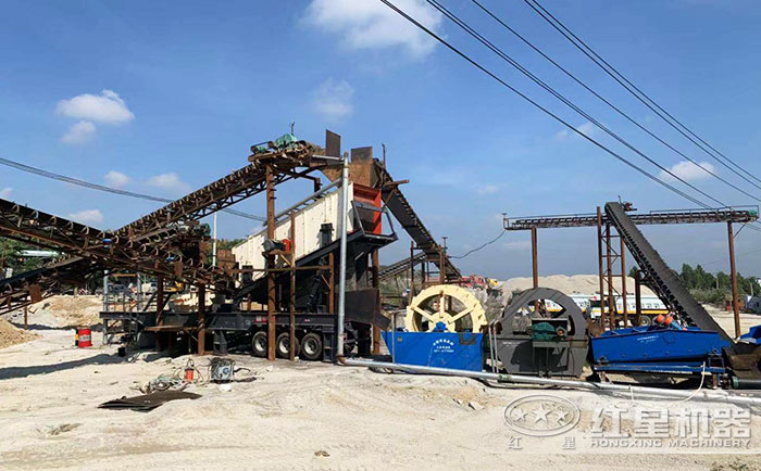 單臺(tái)移動(dòng)制砂機(jī)便可把石頭破碎成沙子 單臺(tái)移動(dòng)制砂機(jī)便可把石頭破碎成沙子