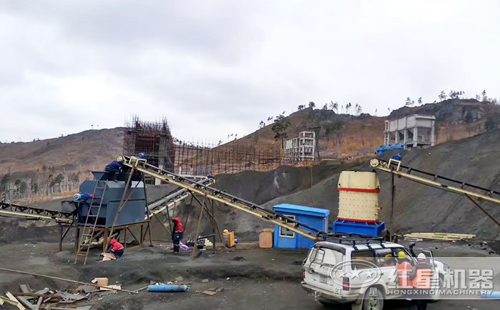 復(fù)合破碎機破碎制砂加工現(xiàn)場 復(fù)合破碎機破碎制砂加工現(xiàn)場
