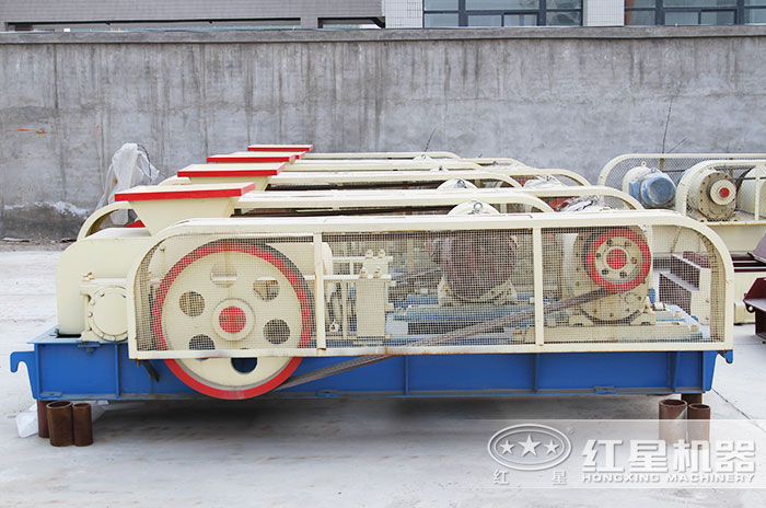 對輥式破碎機(jī)設(shè)備，價格優(yōu)惠