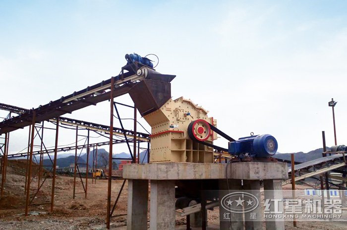 細(xì)碎機(jī)作業(yè)現(xiàn)場 細(xì)碎機(jī)作業(yè)現(xiàn)場