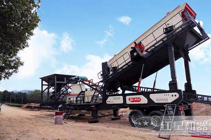 移動制沙一體機設備作業(yè)現(xiàn)場 移動制沙一體機設備作業(yè)現(xiàn)場