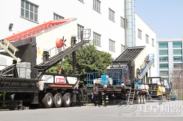 客戶到紅星機器廠區(qū)參觀考察設(shè)備 客戶到紅星機器廠區(qū)參觀考察設(shè)備