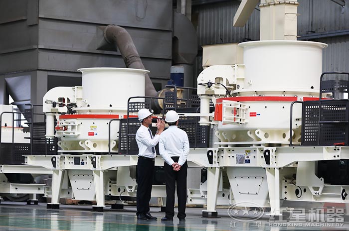 HVI制砂機(jī)客戶到廠參觀 HVI制砂機(jī)客戶到廠參觀