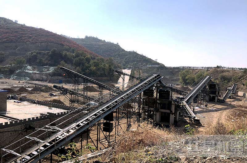 砂石加工生產(chǎn)線(xiàn)現(xiàn)場(chǎng) 砂石加工生產(chǎn)線(xiàn)現(xiàn)場(chǎng)