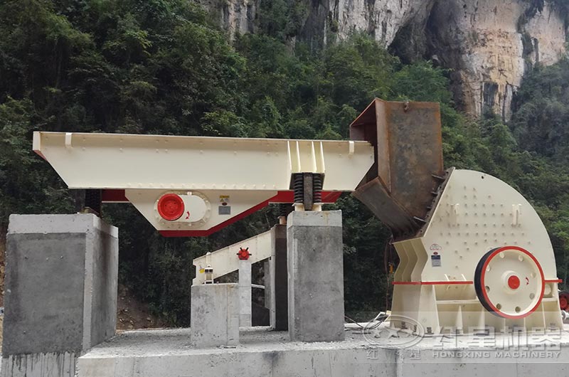 錘式制砂設(shè)備安裝現(xiàn)場(chǎng) 錘式制砂設(shè)備安裝現(xiàn)場(chǎng)