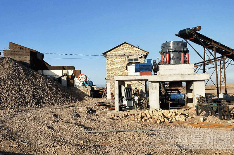 可加工河卵石的圓錐破碎機搭建現(xiàn)場 可加工河卵石的圓錐破碎機搭建現(xiàn)場