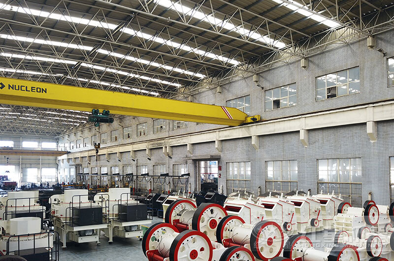 固定式破碎機(jī)生產(chǎn)車間 固定式破碎機(jī)生產(chǎn)車間