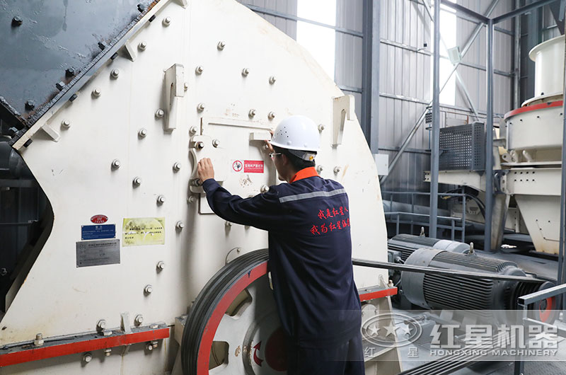 紅星工程師到現(xiàn)場安裝設備