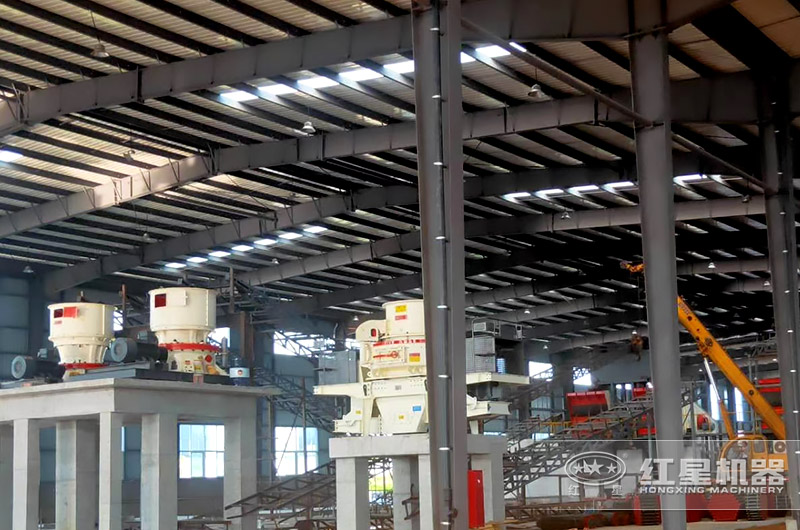 時產100噸制砂生產現(xiàn)場 時產100噸制砂生產現(xiàn)場