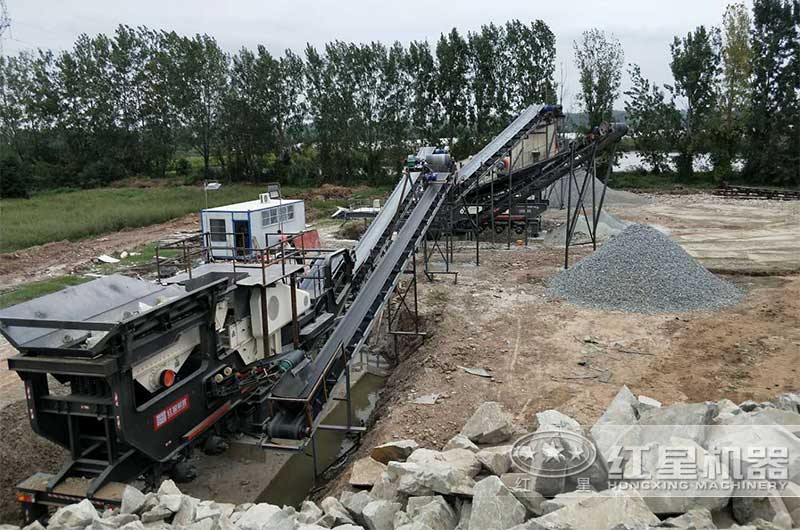 移動(dòng)粉碎站處理作業(yè)現(xiàn)場(chǎng) 移動(dòng)粉碎站處理作業(yè)現(xiàn)場(chǎng)