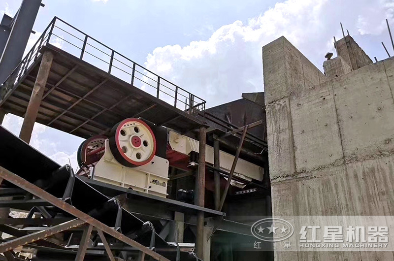 破碎石子生產(chǎn)現(xiàn)場 破碎石子生產(chǎn)現(xiàn)場