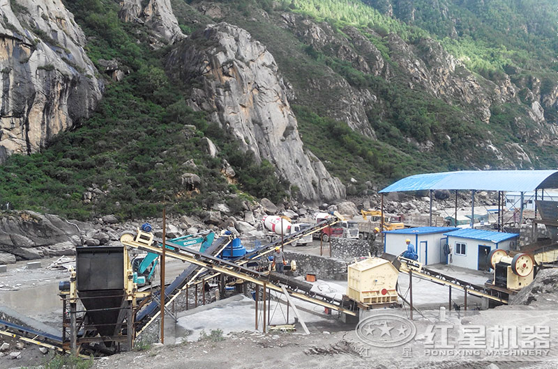 制砂生產(chǎn)線配置合理，出料均勻，產(chǎn)量穩(wěn)定