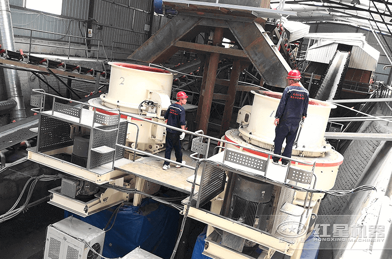 年產(chǎn)一百五十萬(wàn)噸的玄武巖制砂機(jī)設(shè)備 年產(chǎn)一百五十萬(wàn)噸的玄武巖制砂機(jī)設(shè)備