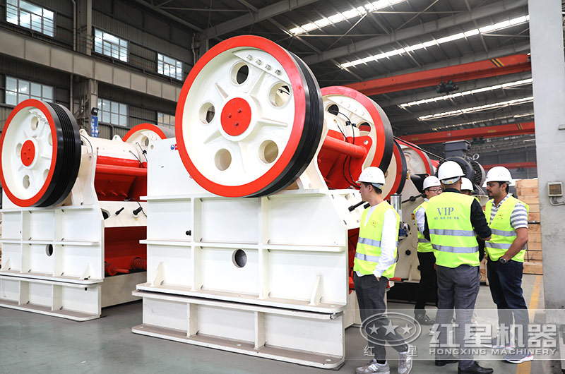 大破碎比的顎式破碎機(jī)時(shí)產(chǎn)量高，物料銷售利潤(rùn)高