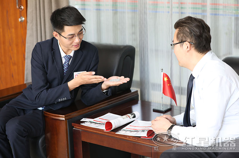 紅星技術工程師為用戶量身定制方案 紅星技術工程師為用戶量身定制方案