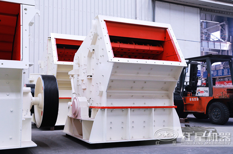 日產(chǎn)8000噸的反擊式破碎機 日產(chǎn)8000噸的反擊式破碎機