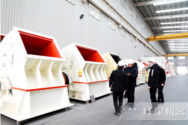 客戶到廠考察碎石設(shè)備 客戶到廠考察碎石設(shè)備